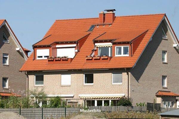 Immobilie in Wetzlar - Wohnhaus mit Praxis und Wohnung im Nebenbau - Bild 0