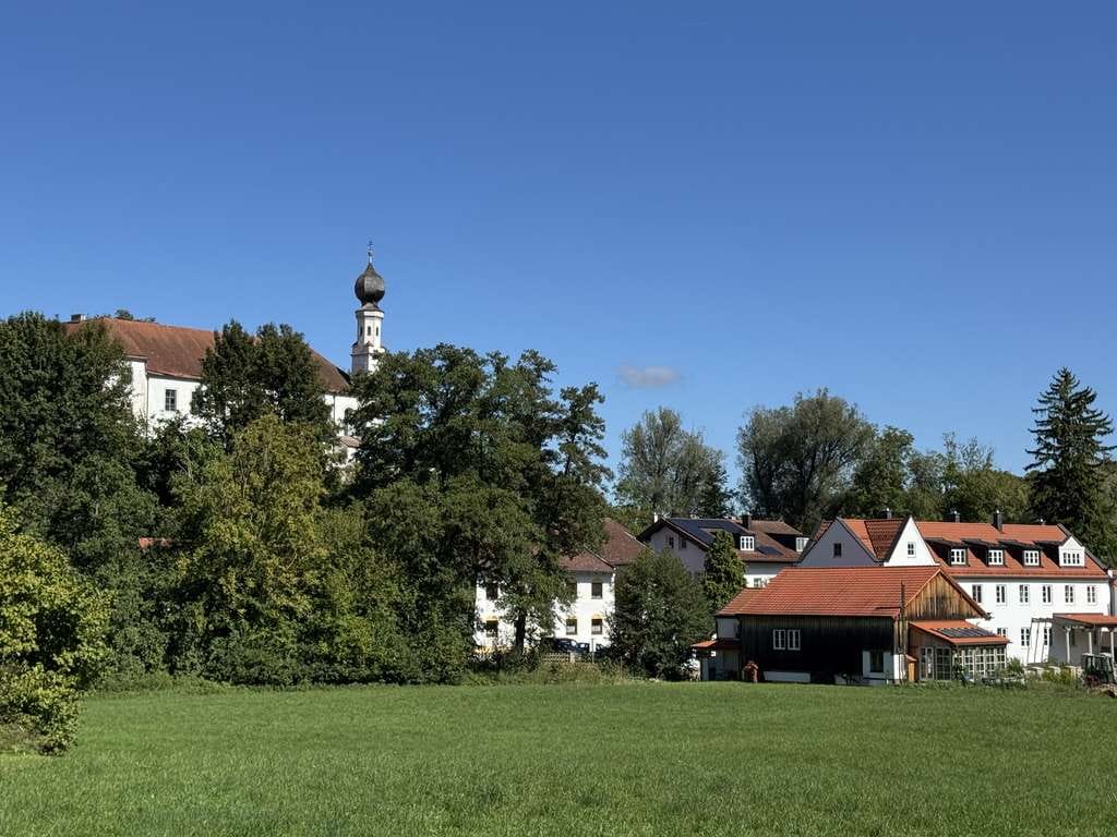 Immobilie in Jettenbach - Stimmungsvolles, ländliches Domizil in herrlich naturnaher Lage,  im Osten von München - Bild 3
