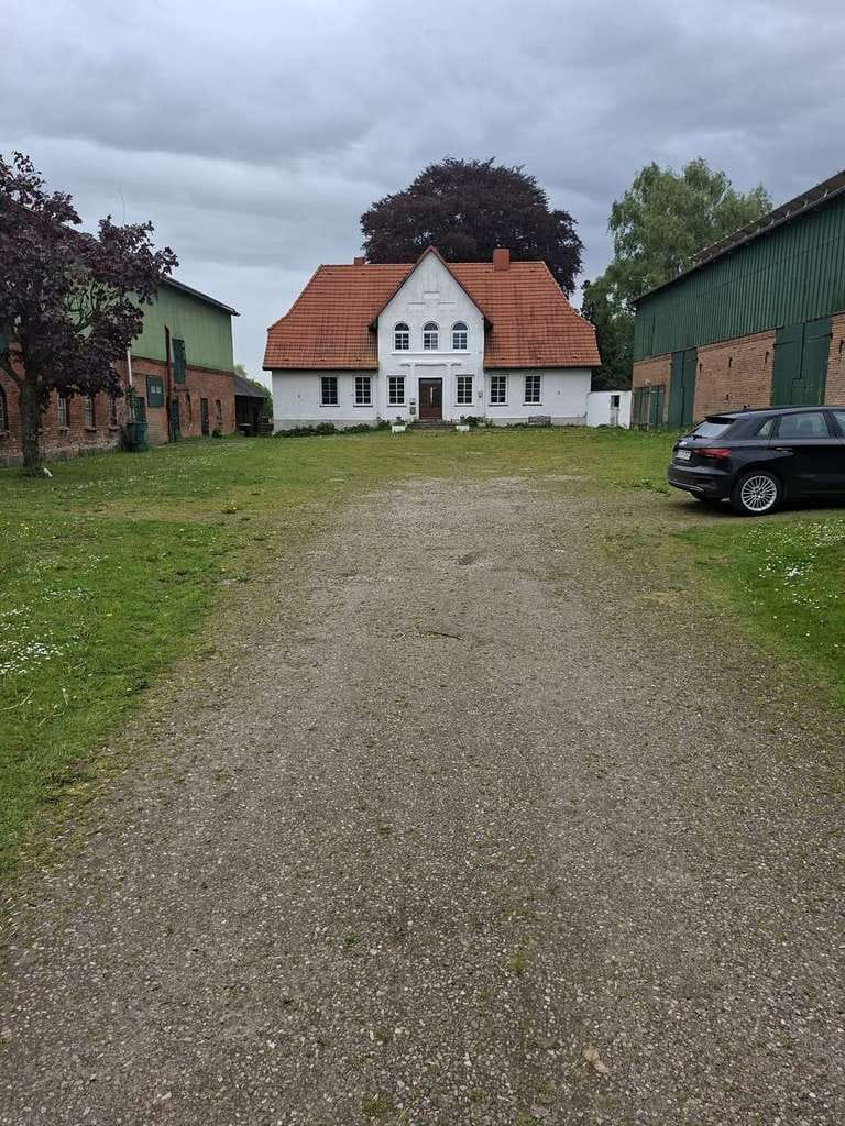 Immobilie in Struxdorf - Resthof in traumhafter Lage mit Nebengebäuden und optional 2,5 Ha Land am Hof - Bild 2