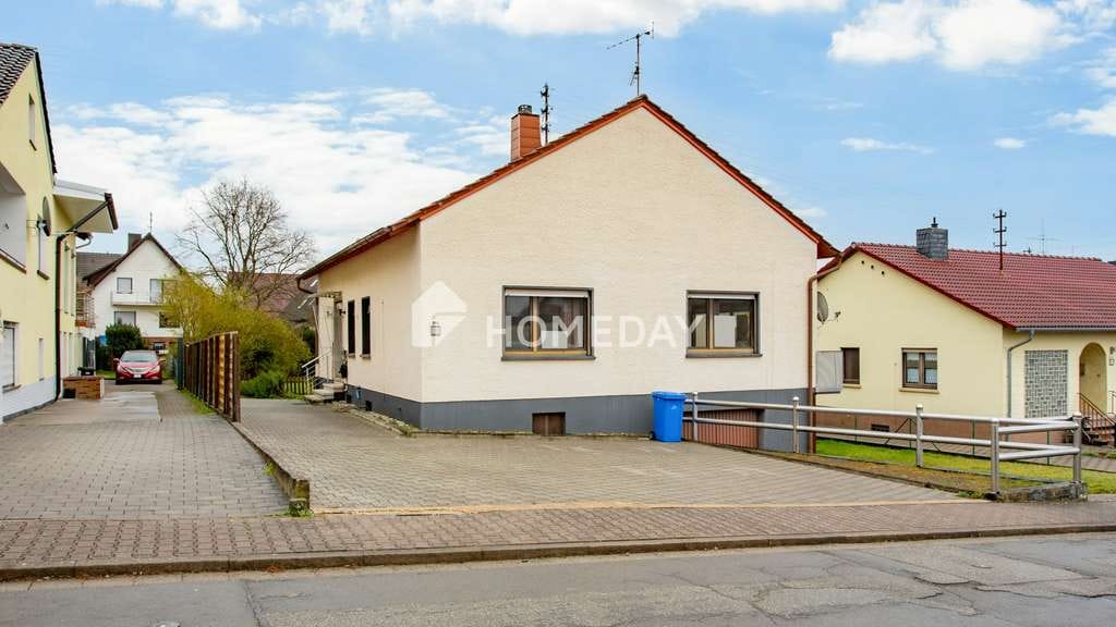 Immobilie in Ramstein-Miesenbach - Familienhaus mit viel Platz, Garten, Garage und Loggia in gefragter Lage von Ramstein-Miesenbach - Bild 2
