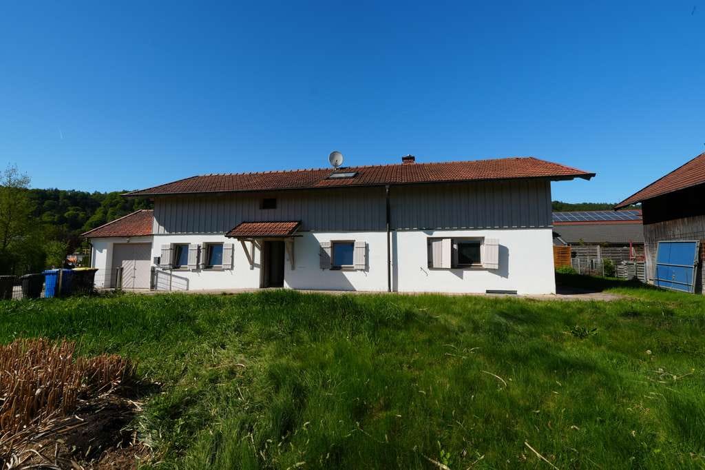 Immobilie in Kirchdorf am Inn - Sanierungsbedürftiges Wohnhaus in schöner Lage - 793 - Bild 1