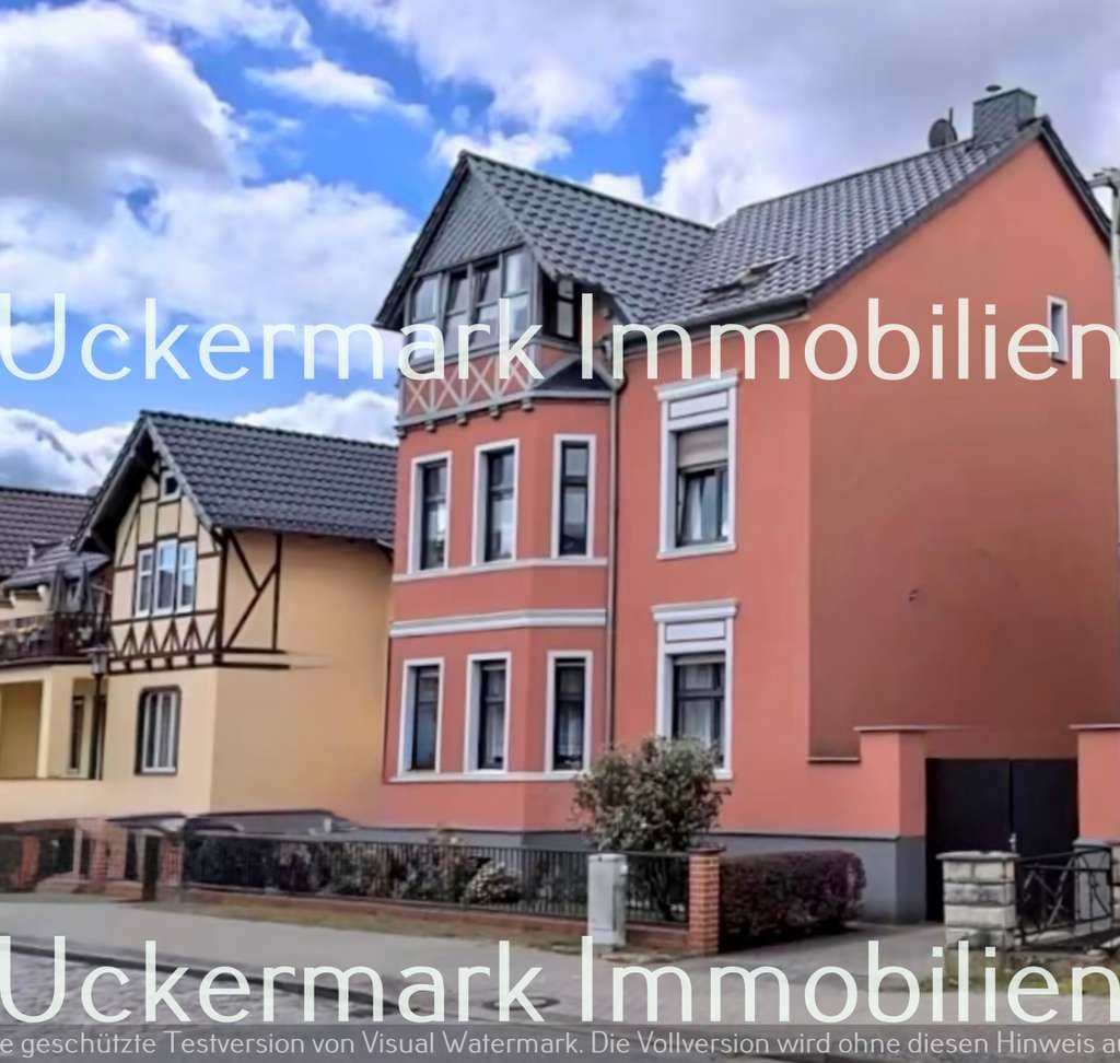 Immobilie in Lychen - Mehrfamilienhaus auf idyllischem Wassergrundstück in Lychen  - Bild 1