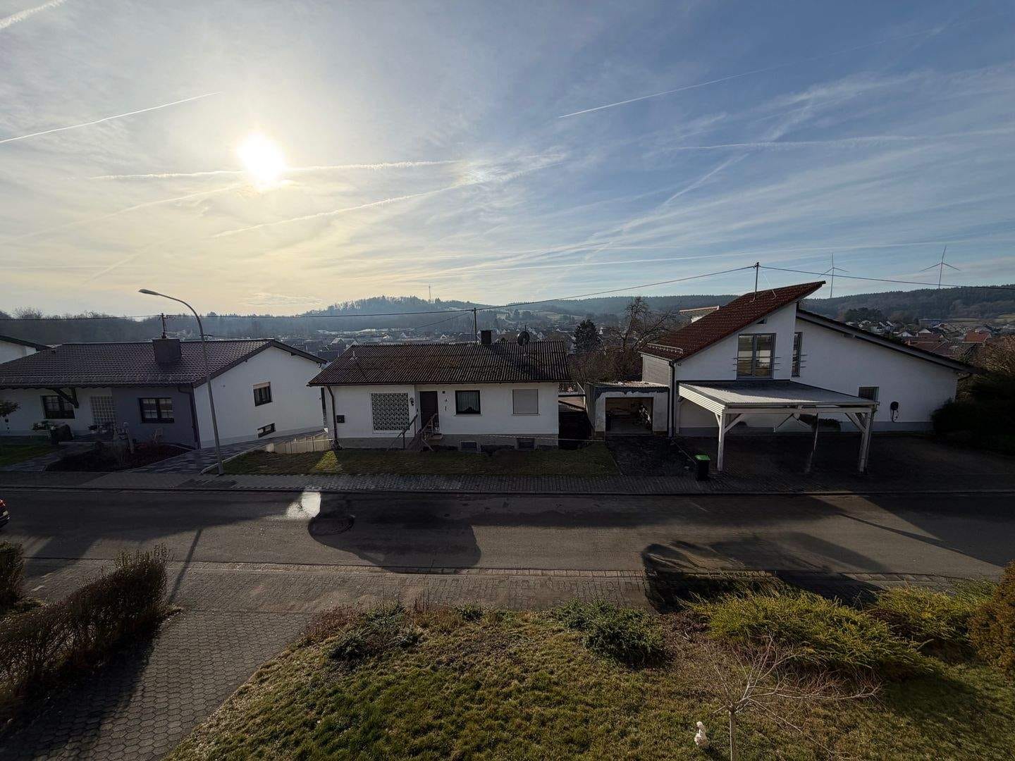 Immobilie in Freisen - Schönes EFH mit Einliegerwohnung & Fernblick in Sackgasse . St. Wendel- Freisen - Bild 2