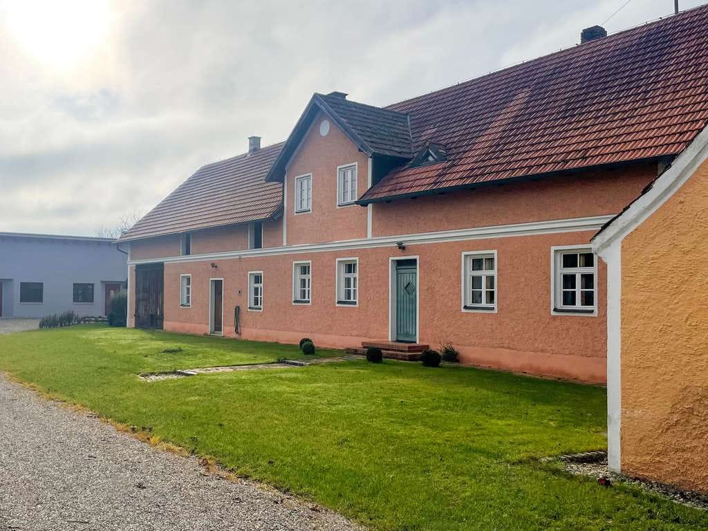 Immobilie in Karlshuld - Ein echtes Liebhaber-Juwel! Landhaus mit Einliegerwohnung/Büro/Praxis/Laden und 100 qm Ausbaureserve - Bild 3