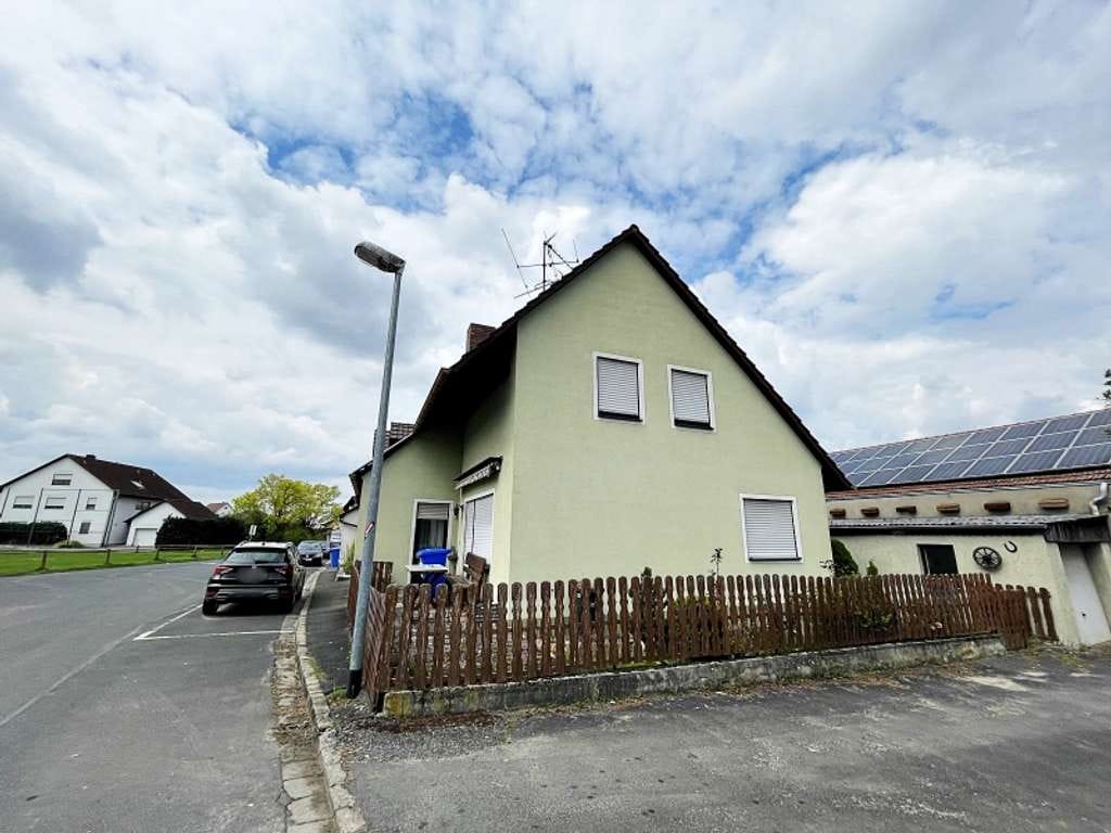 Immobilie in Wiesentheid - Haus in Geesdorf am Sportplatz - Bild 2