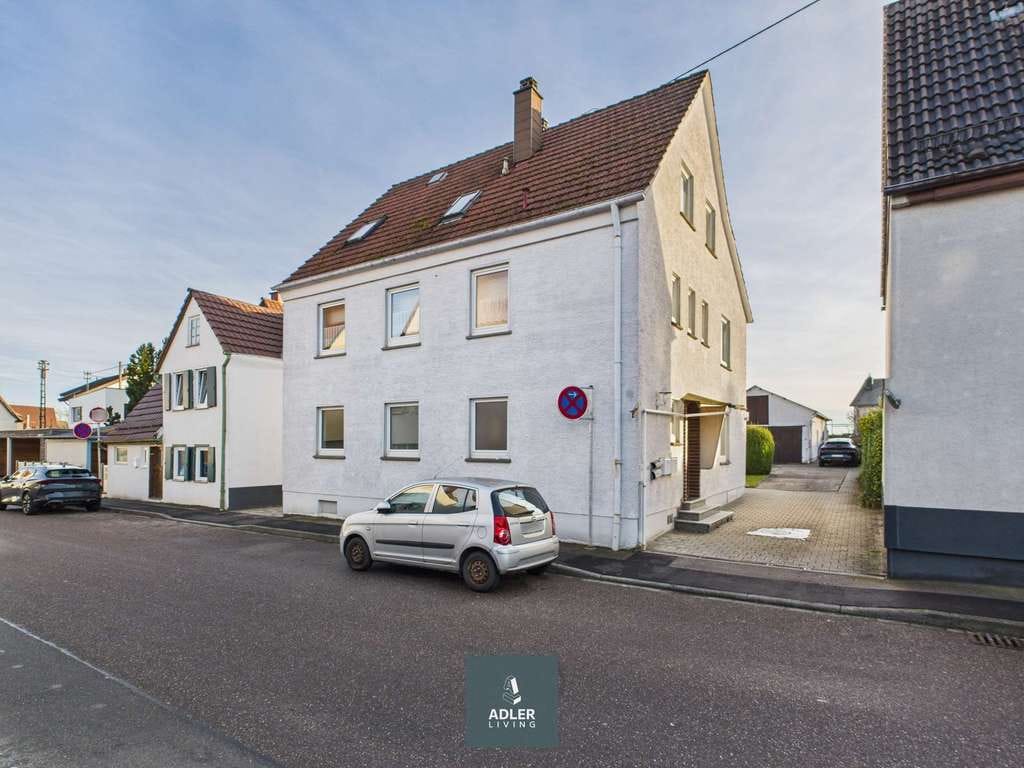 Immobilie in Friolzheim - ZWEIFAMILIENHAUS - mit Doppelgarage, Dachterrasse und Garten in Friolzheim - Bild 1