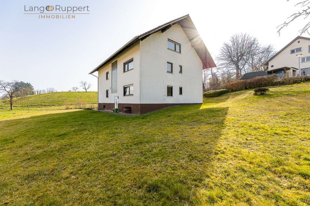 Immobilie in Heppenheim - Wohnen mit viel Platz und Potenzial – Zweifamilienhaus mit Gartenidylle - Bild 4