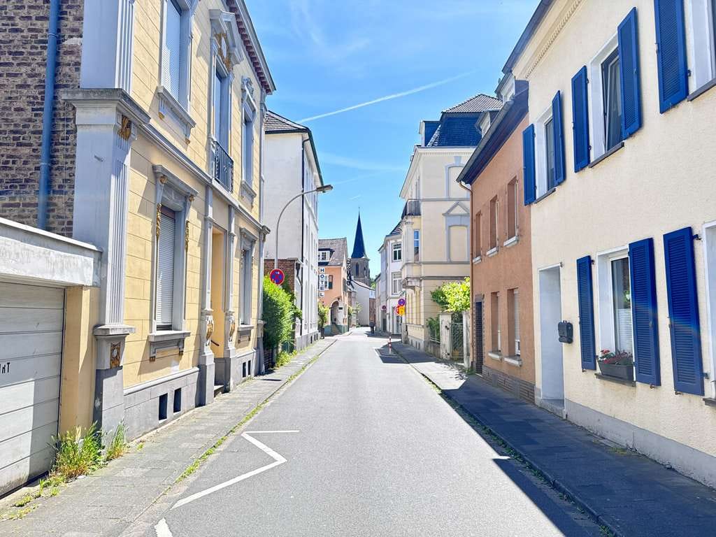 Immobilie in Königswinter - Königswinter – Altstadt • Historisches Wohnhaus mit Hinterhaus u. idyllischem Innenhof in Rheinnähe - Bild 3