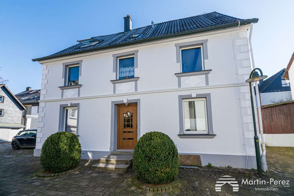 Immobilie in Breckerfeld - Gepflegtes Dreifamilienhaus 
(Kapitalanlage und/oder Eigennutzung) - Bild 0