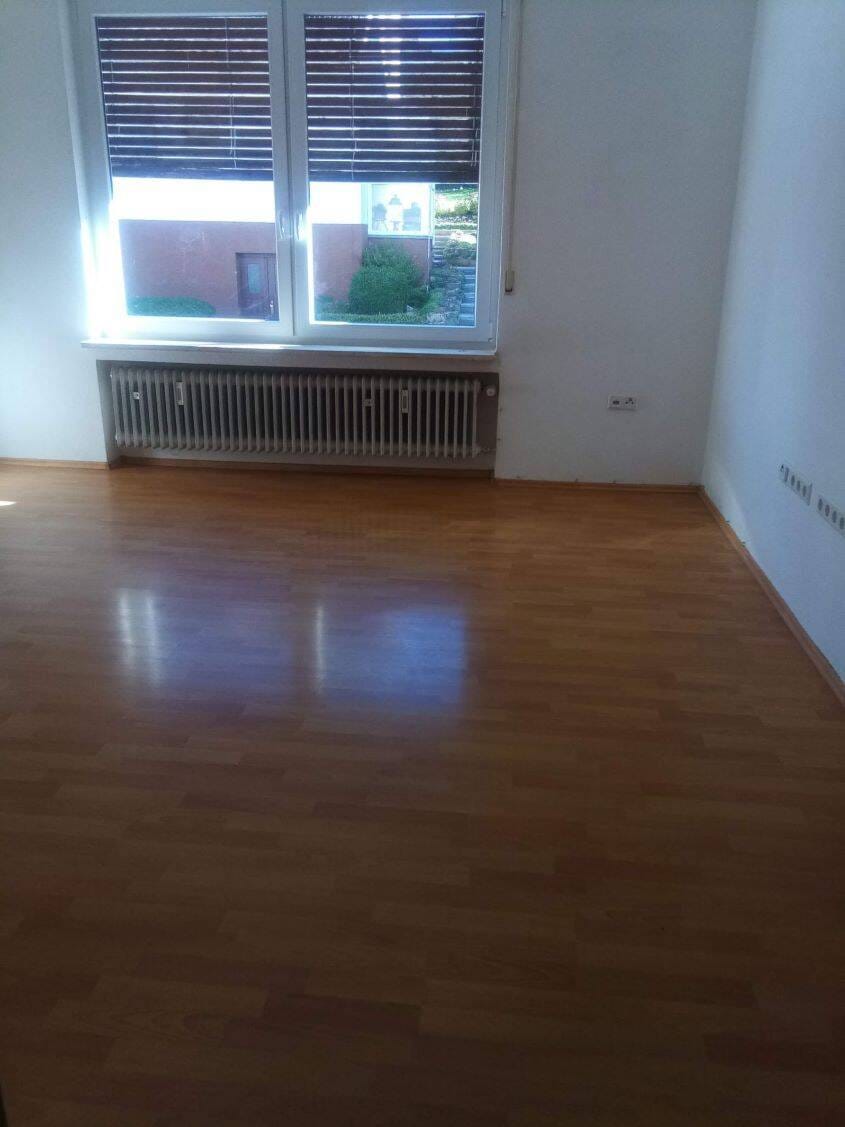 Immobilie in Gosheim - 2,5-Zimmer Wohnung mit großer Lager- bzw. Gewerbefläche - Bild 2