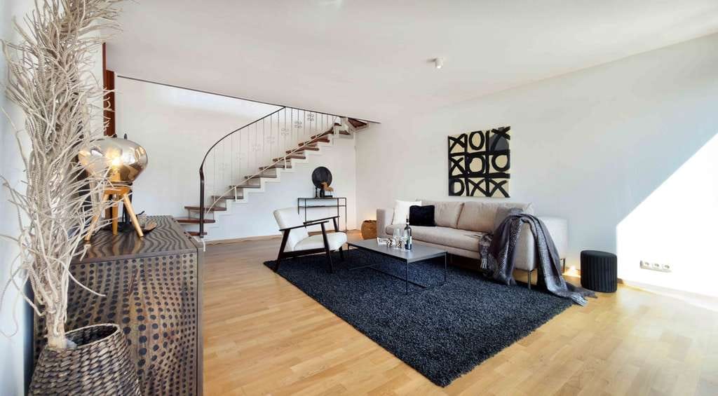 Immobilie in Puchheim - Großzügige 4-Zimmer-Wohnung mit Süd-West-Dachterrasse, Galerie, 2 Bädern und Tiefgarage - Bild 1