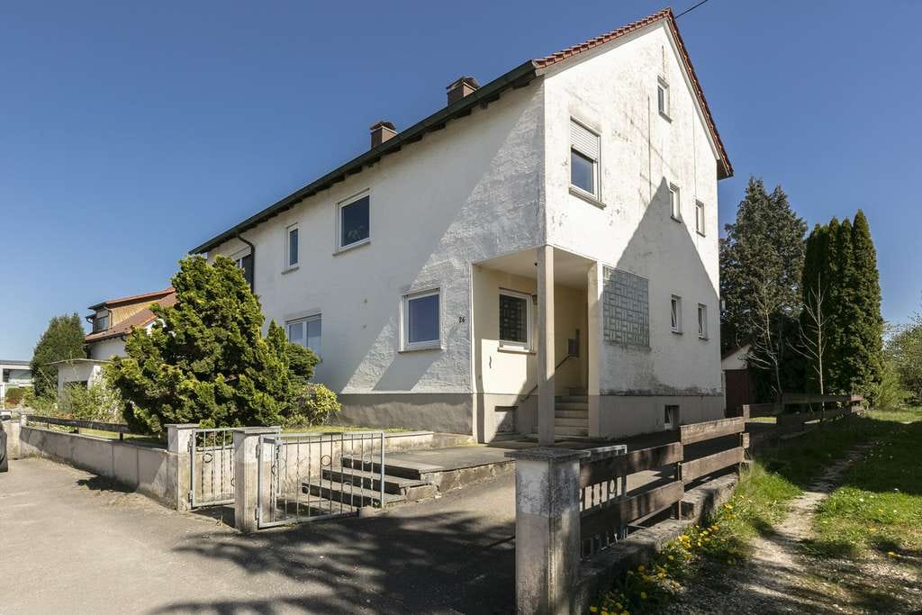 Immobilie in Erbach - Zur Kapitalanlage oder zum Selbstbezug - 
ZFH mit schönem Grundstück - Bild 0