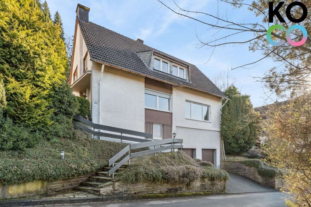 Immobilie in Schalksmühle - Maisonette-Eigentumswohnung mit Panorama-Dachgeschoss & großer Sonnenterrasse - Bild 1