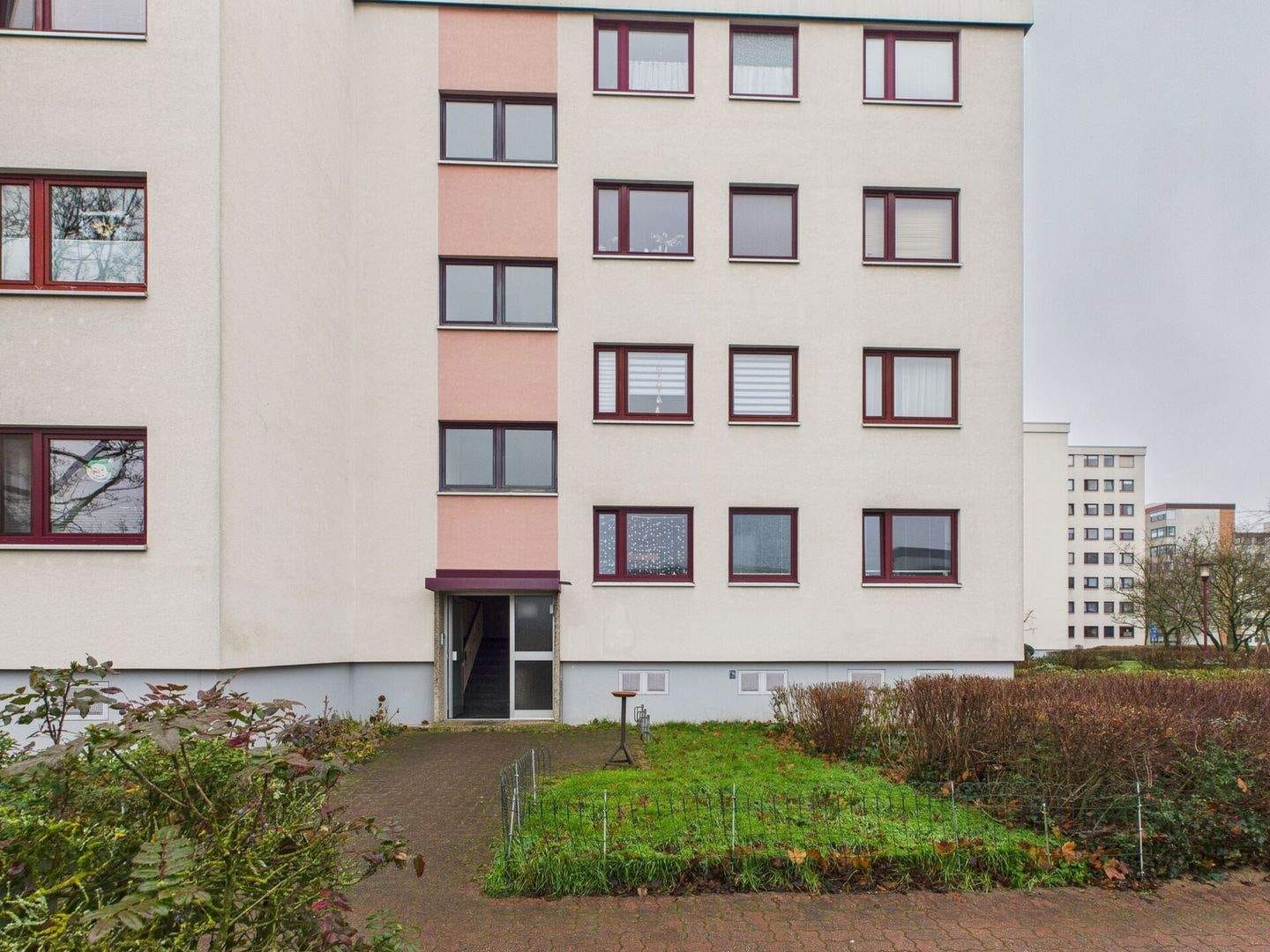 Immobilie in Isernhagen - Attraktive Etagenwohnung  mit Balkon in ruhiger, zentraler Lage - Bild 0