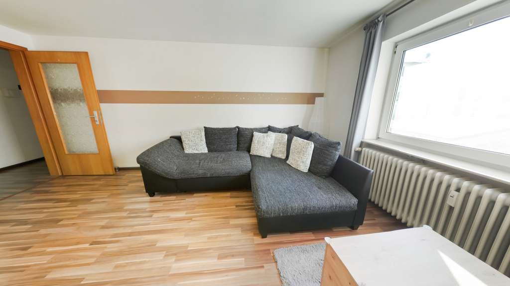 Immobilie in Sulzfeld - Zweifamilienhaus im Ortskern von Sulzfeld! - Bild 1