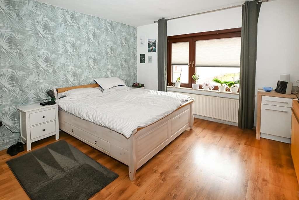 Immobilie in Rüdershausen - Rüdershausen: Familienfreundliches Haus mit Potential! - Bild 3