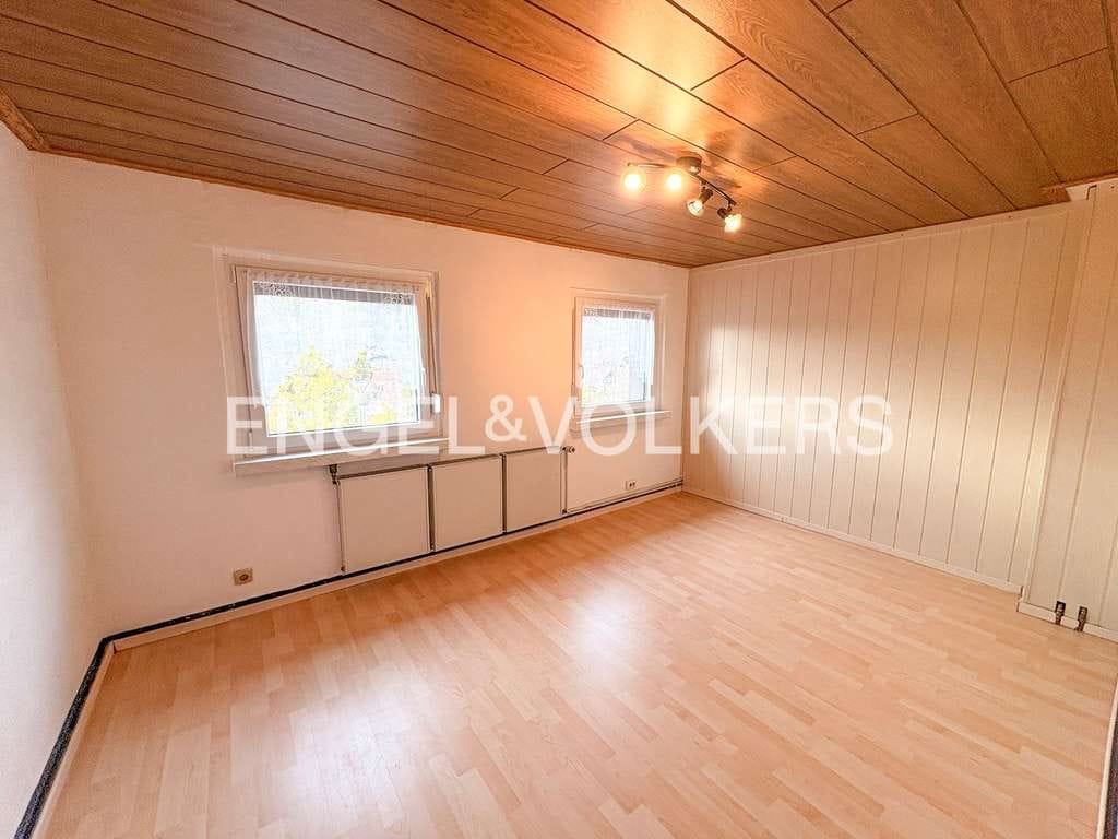 Immobilie in Steinbach-Hallenberg - Familienfreundliche Doppelhaushälfte mit Garten und Weitblick - Bild 4