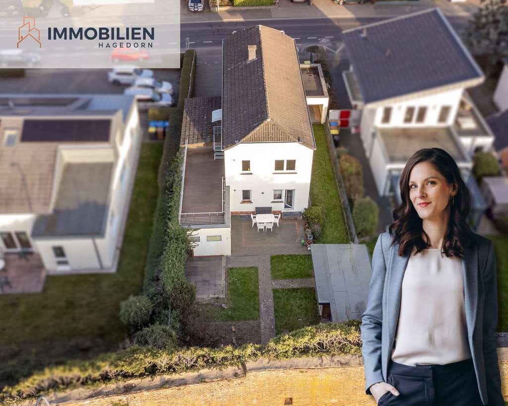 Immobilie in Zülpich - Gepflegtes Drei-Parteienhaus mit Blick zur historischen Stadtmauer im Kern von Zülpich - Bild 0