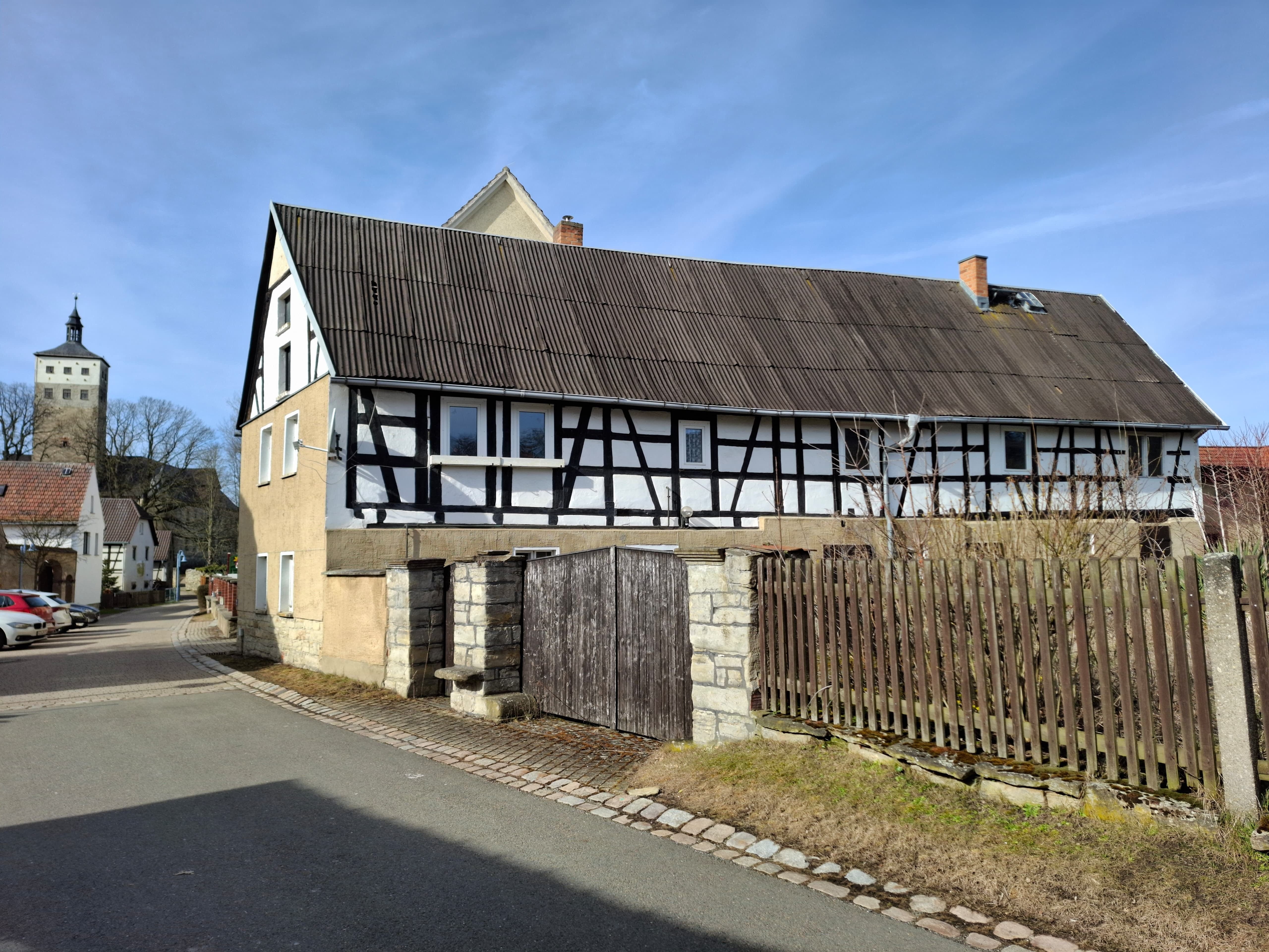 Immobilie in Gutenborn - Sanierungsbedürftiges Bauernhaus in guter Wohnlage in Gutenborn/ OT Heuckewalde - Bild 1