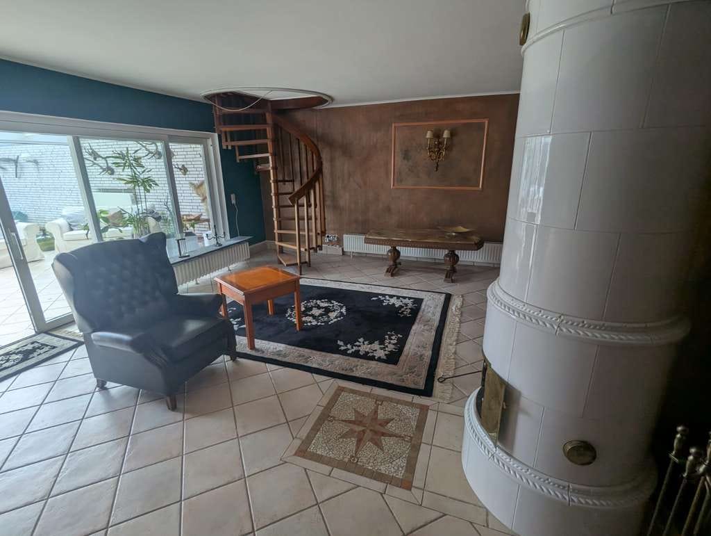 Immobilie in Steinburg - Wohnen mit Charakter - Großzügiges Einfamilienhaus oder Mehrgenerationenhaus im Herzen von Sprenge - Bild 2