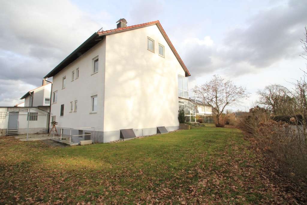 Immobilie in Ichenhausen - Solides Dreifamilienhaus zur Anlage oder Mehrgenerationennutzung - Bild 2