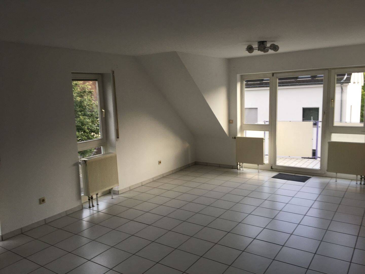Immobilie in Elz - Schöne 2 - Zimmerwohnung mit Garage in 6-Familienhaus - Bild 1