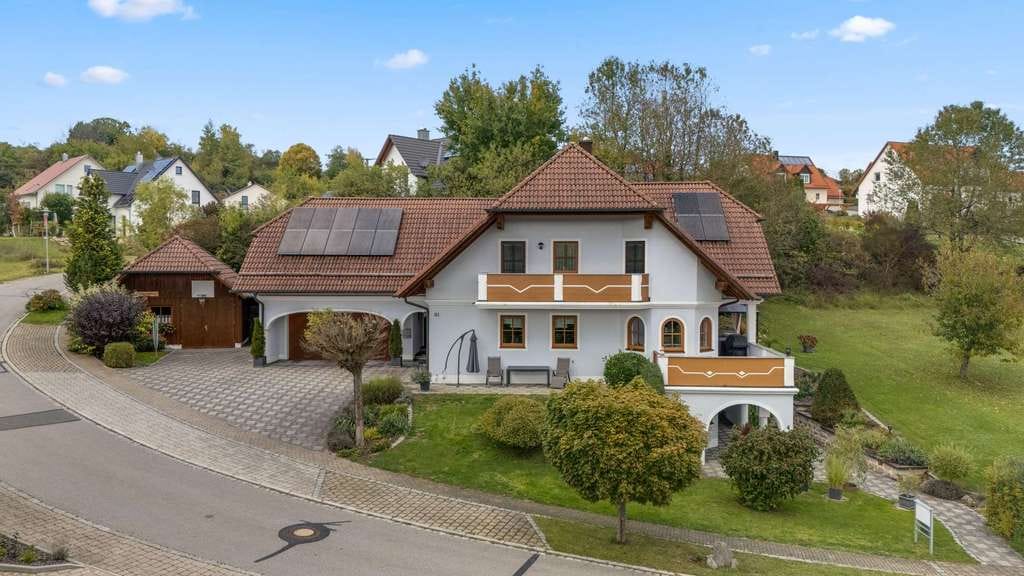 Immobilie in Alfeld - Herrschaftlich & Energieeffizient! Großzügiges Einfamilienhaus in idyllischer Alleinlage mit ELW! - Bild 3