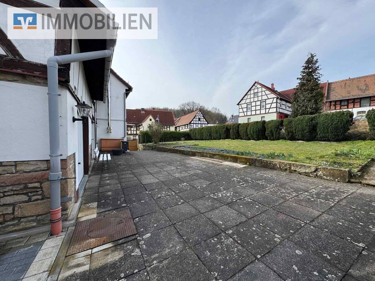 Immobilie in Eisenberg - Großes Einfamilien- /Zweifamilienhaus mit Nebengelass und Garten in Stadtrandlange von Eisenberg - Bild 4