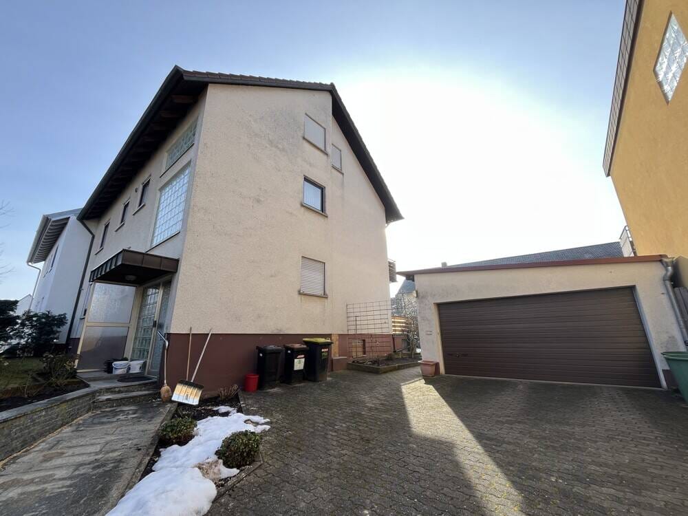 Immobilie in Geldersheim - Zweifamilienhaus mit Entwicklungspotenzial - 97505 Geldersheim - Bild 1