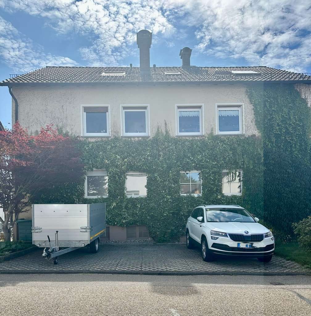 Immobilie in Ettlingen - Herrliche 5-Zimmerwohnung auf zwei Etagen mit Garten in Ettlingen-Schöllbronn - Bild 1