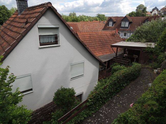Immobilie in Lahntal - Bezahlbares Wohneigentum im Dorfkern - teilmodernisiert - Bild 2
