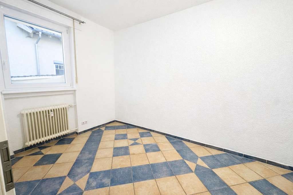Immobilie in Rheinzabern - Großzügige 2-Zi-EG-Wg mit 28 qm Nebenraum & 2 Stellplätze u. kl. Gartenanteil - Bild 3