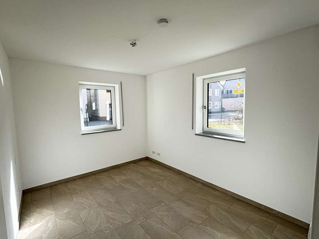 Immobilie in Kößlarn - Viel Licht & ein großzügiger Schnitt: 3-Zimmer-Wohnung mit Gartenanteil - Bild 4