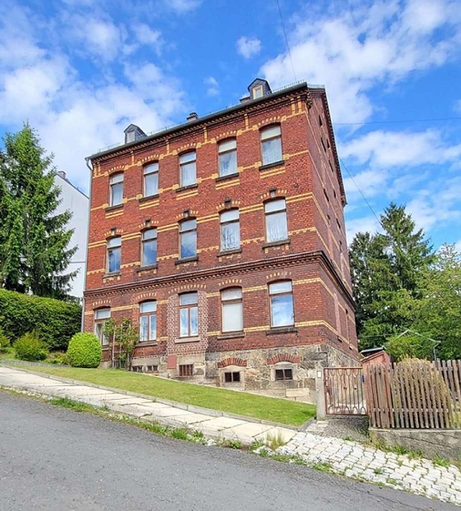 Immobilie in Reichenbach - Dreifamilienhaus mit Klinkerfassade - Bild 0