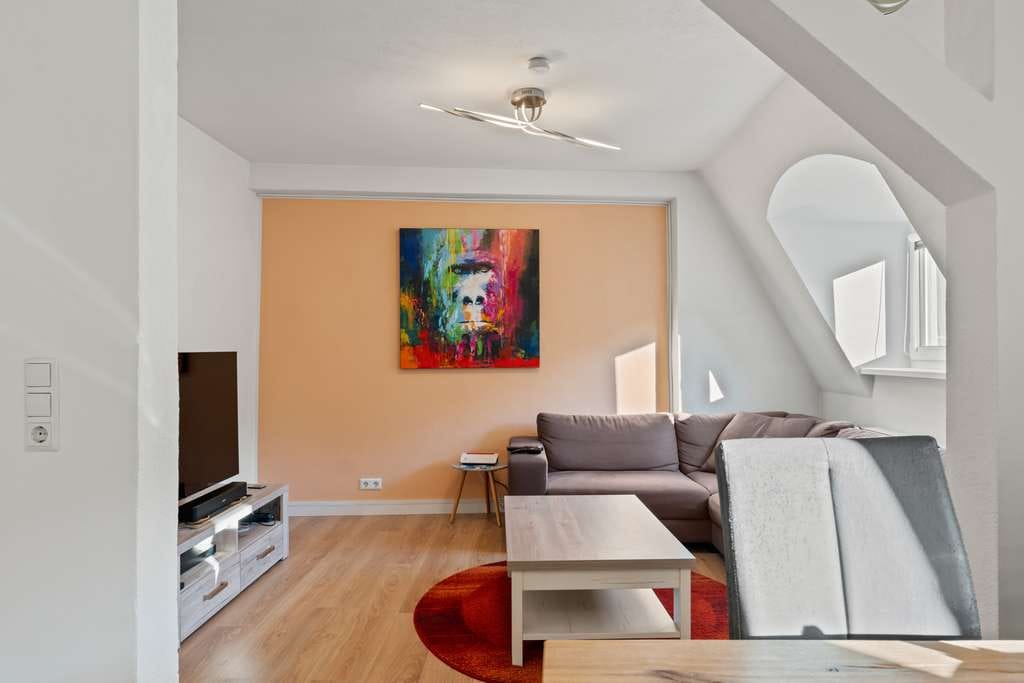 Immobilie in Lambrecht - Neustadt-Nähe - gepflegte Wohnung mit Balkon und Gartenanteil, 2 x Stellplatz-frei zur Vermietung - Bild 4