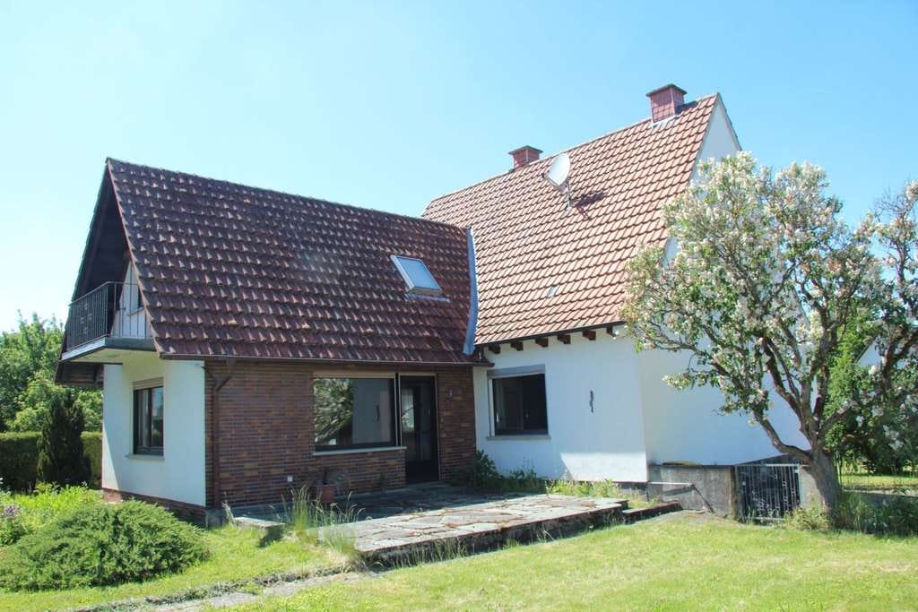 Immobilie in Herbstein - Charmantes Einfamilienhaus mit großem Grundstück und Obstbaumbestand - Bild 3