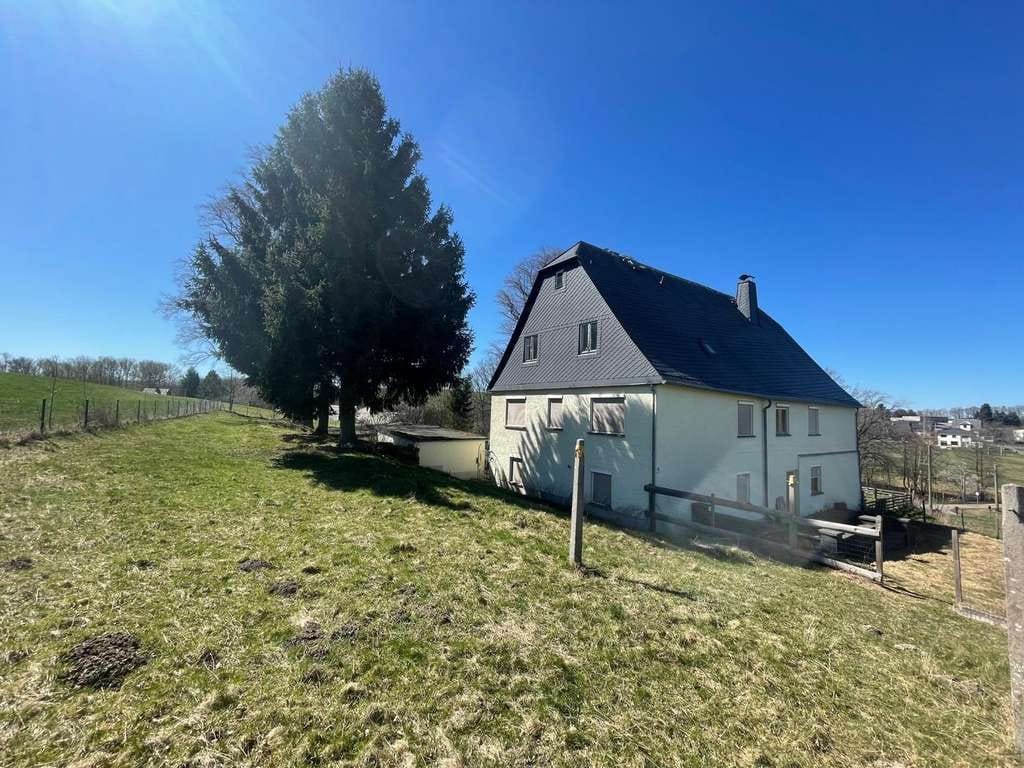 Immobilie in Stollberg/Erzgebirge - Ruhig gelegenes Bauernhaus mit großem Grundstück - Bild 0