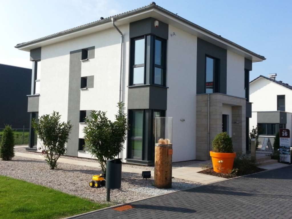 Immobilie in Herresbach - Lichtdurchflutete Stadtvilla von OKAL in Herresbach! - Bild 1