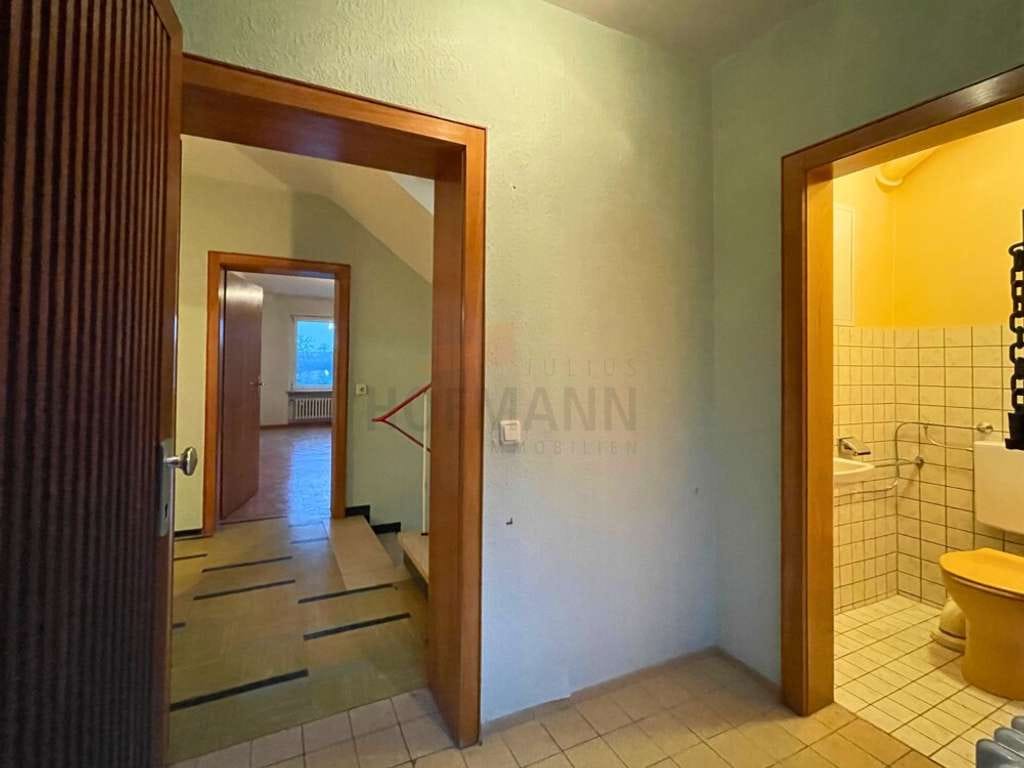 Immobilie in Dittelbrunn - Freiraum-Traum in Dittelbrunn: Charmantes Haus, Garten-Oase & Garage. Viel Platz zum Leben&Genießen! - Bild 4
