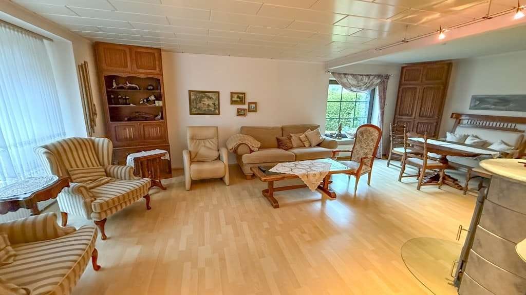Immobilie in Jerrishoe - Großzügiges Familienglück! Modernisiertes Einfamilienhaus mit Doppelgarage und Teilkeller - Bild 1
