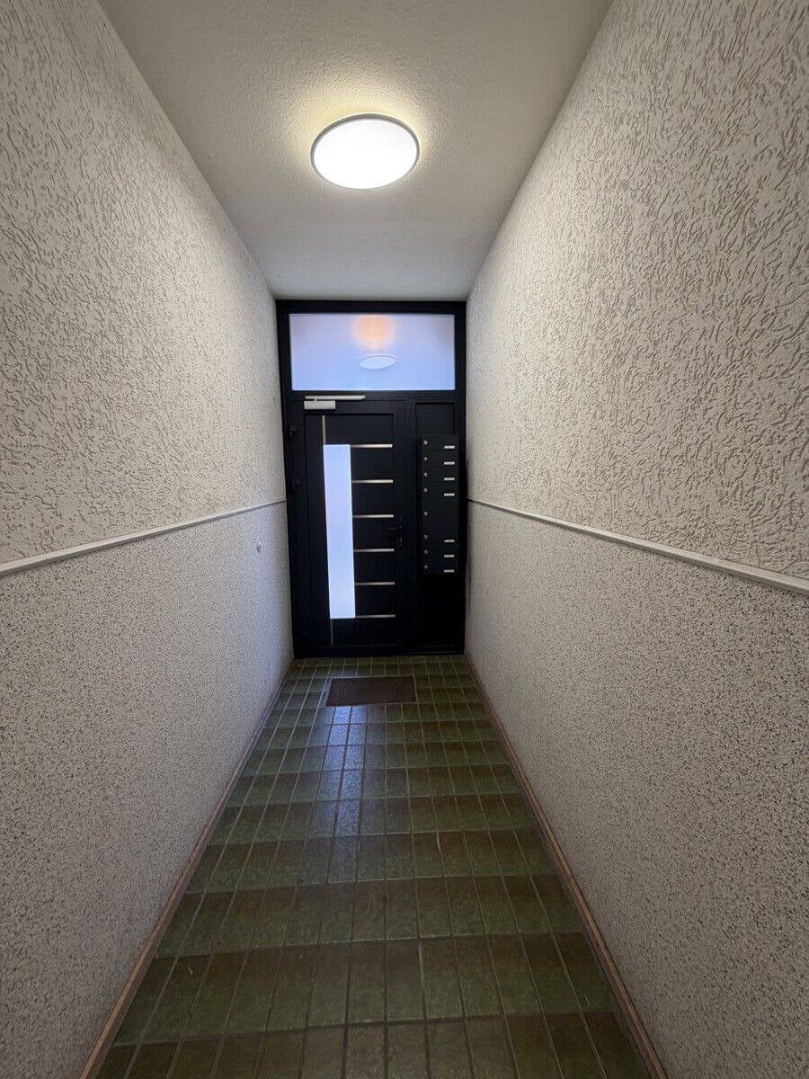 Immobilie in Solingen - ++ Solide Kapitalanlage in Solingen: Vollvermietetes, top-gepflegtes Mehrfamilienhaus mit 3 Garagen ++ - Bild 2