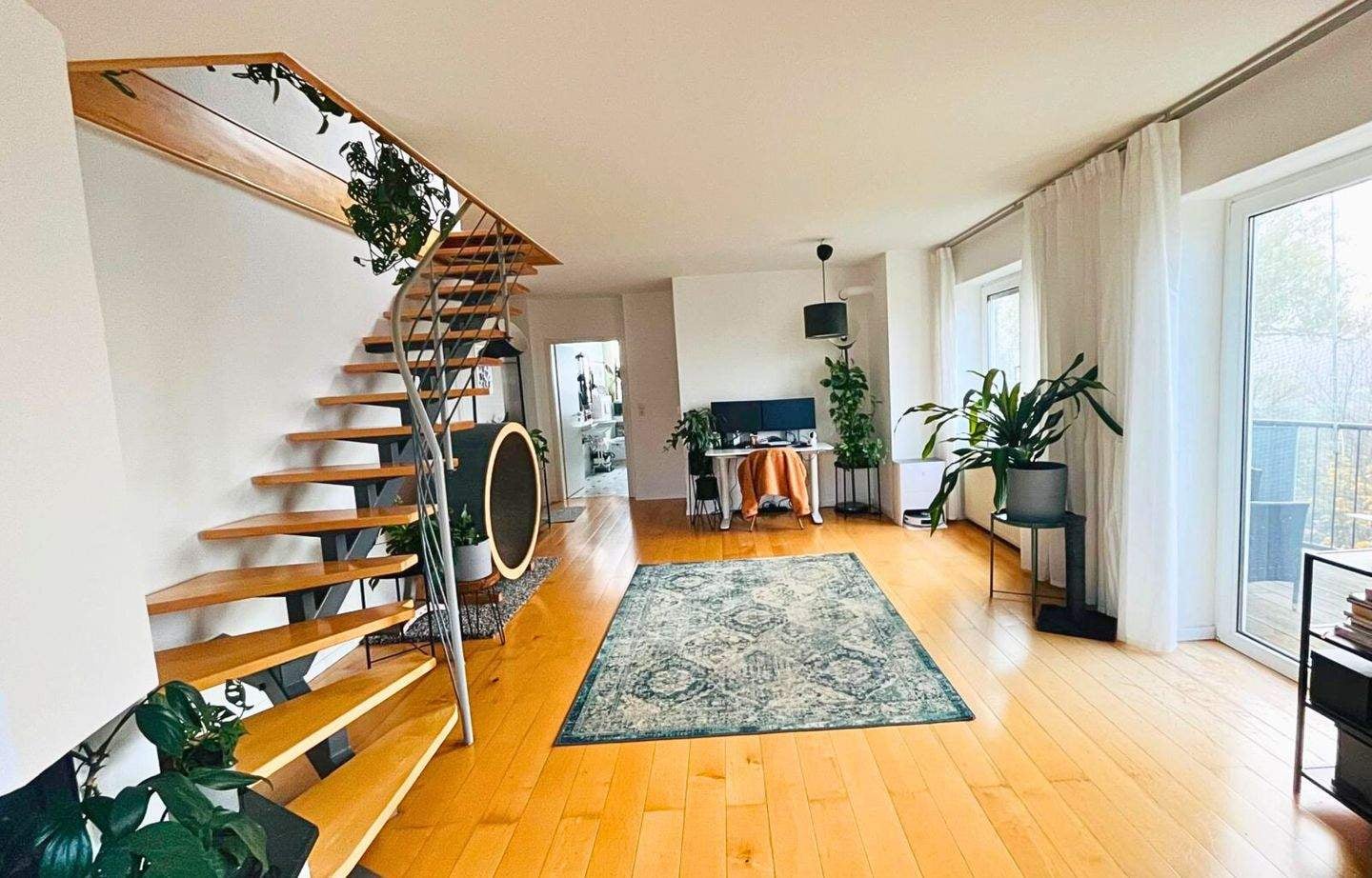 Immobilie in Horn-Bad Meinberg - Stilvoll Wohnen unterm Sternenhimmel – Exklusive Dachgeschoss-Maisonette mit Charme - Bild 2