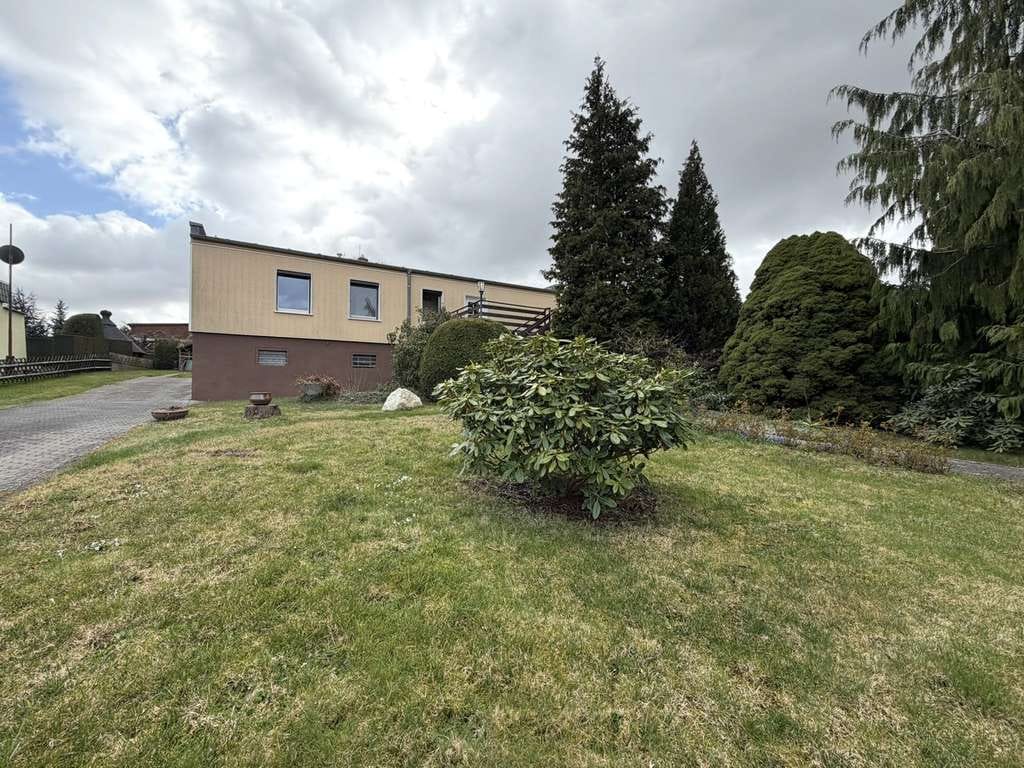 Immobilie in Hochkirch - Bukecy - Einfamilienhaus in Hochkirch - Bungalow mit Nebengelass und Garten - Bild 1