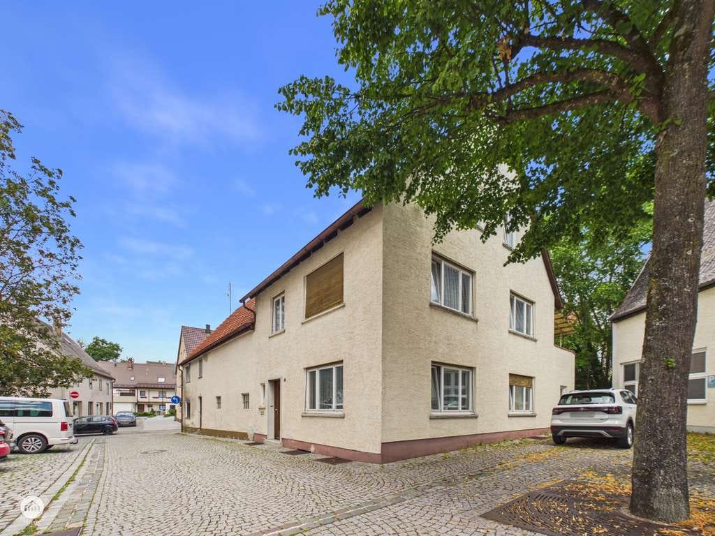 Immobilie in Leipheim - *** Bieterverfahren*** Zentrale Lage, zwei Häuser, zahlreiche Möglichkeiten - Bild 3