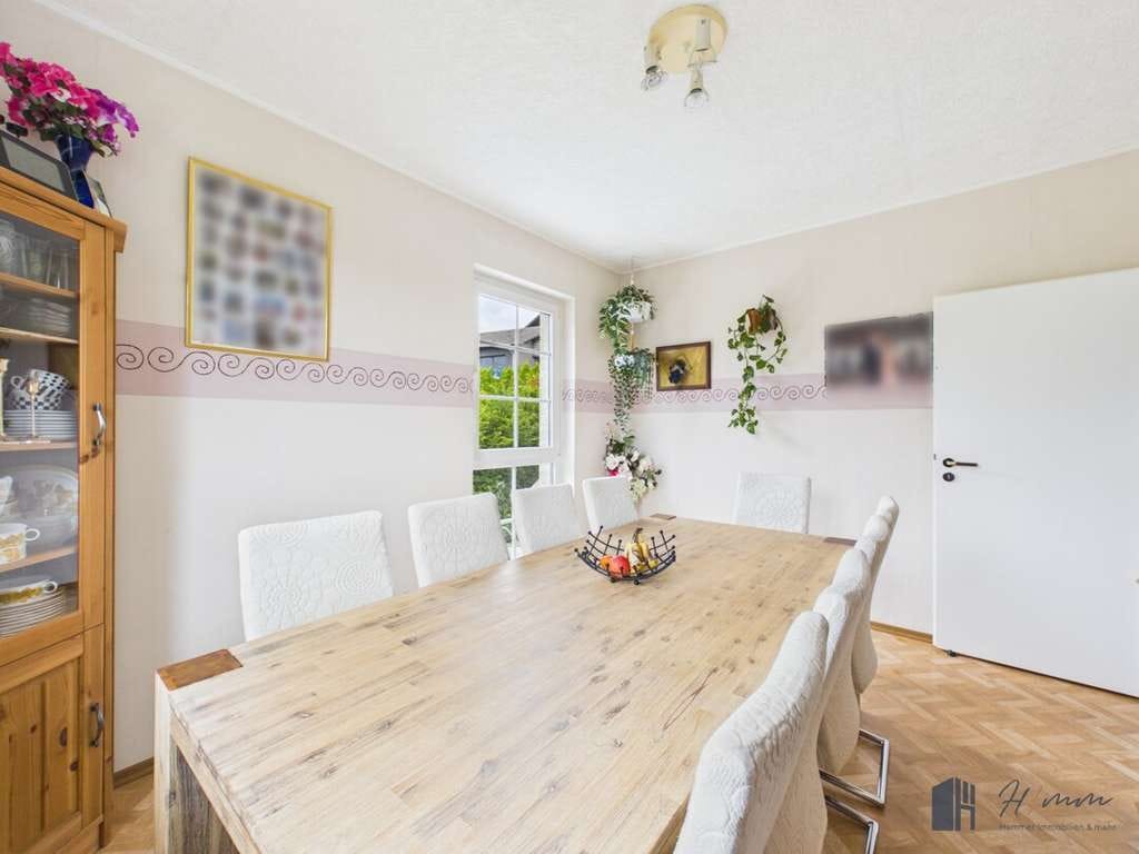 Immobilie in Ehlscheid - Platz für die ganze Familie: Einfamilienhaus mit Einliegerwohnung in Ehlscheid! - Bild 2