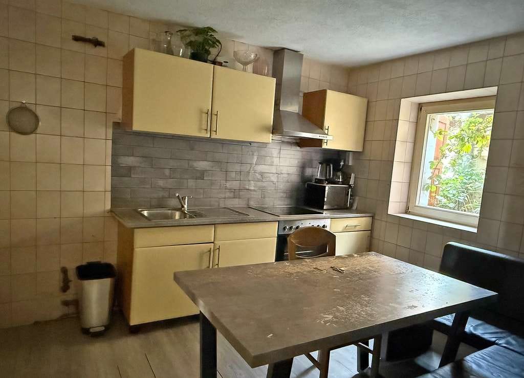 Immobilie in Hausen - Raum für Ideen: Renovierungsbedürftiges Einfamilienhaus mit Scheune und Garage - Bild 1