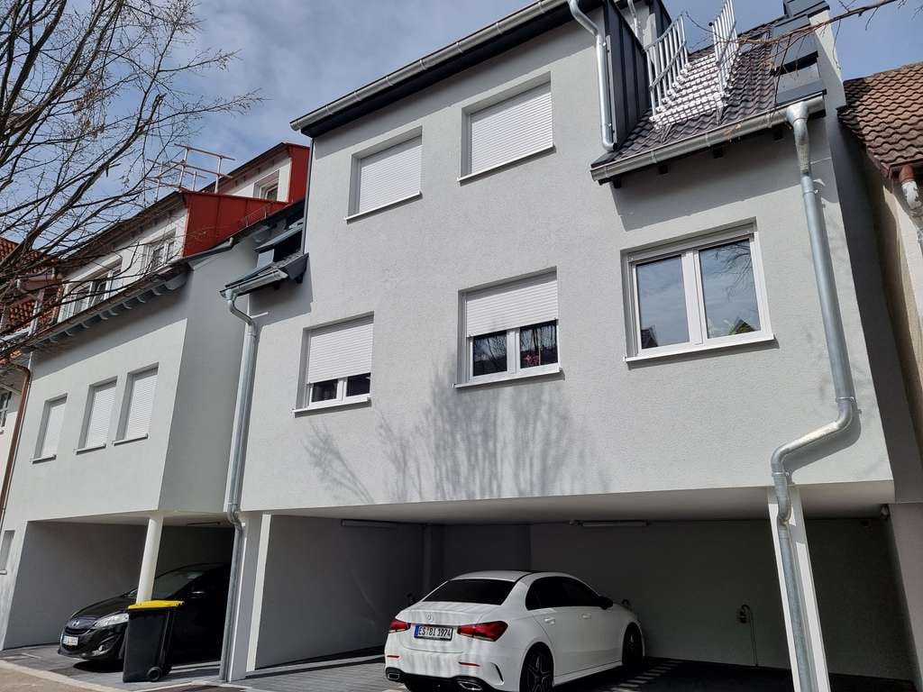 Immobilie in Neuffen - HELLE LICHTDURCHFLUTETE DACHGESCHOSS-MAISONETTEN WOHNUNG IM ORTSKEN VON NEUFFEN - frei - Bild 2