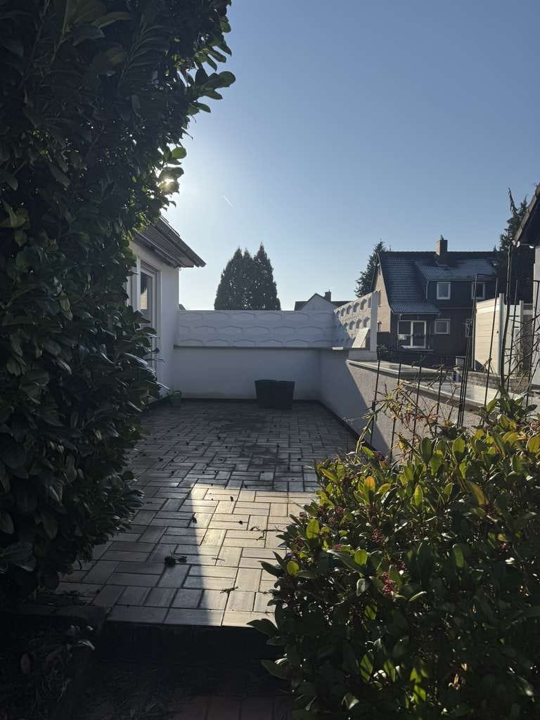 Immobilie in Neustadt am Rübenberge - Zweifamilienhaus  oder Grundstück! Wunderschöne Lage mit großer Doppelgarage - Bild 2