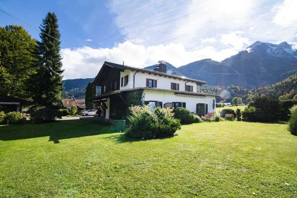 Immobilie in Grainau - Großzügiges Mehrfamilienhaus mit 4 Einheiten und einmaliger Bergkulisse in Grainau - Bild 3