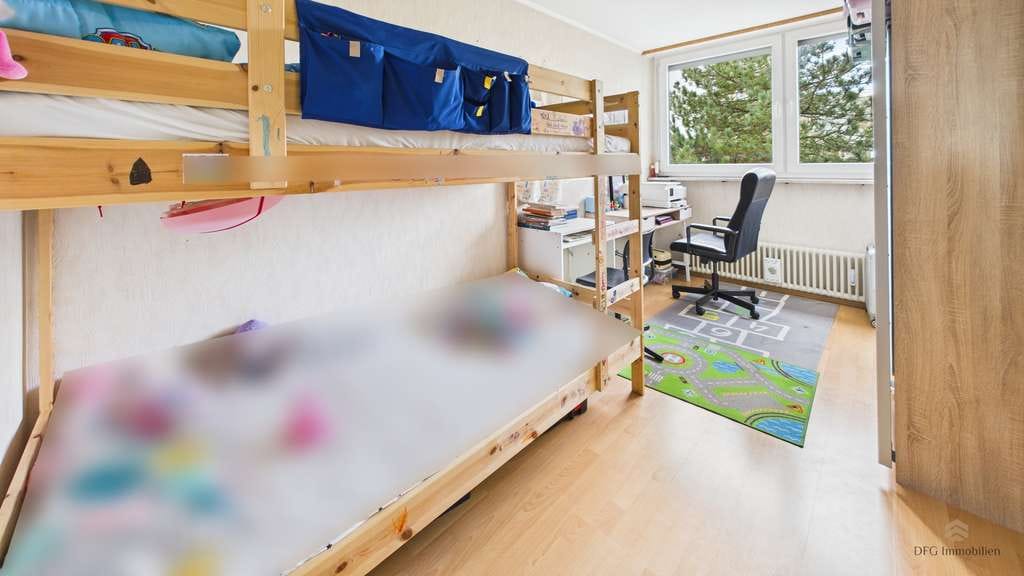 Immobilie in Unterschleißheim - Gepflegte 3-Zimmer-Wohnung mit Balkon, moderner Einbauküche, Tiefgaragenstellplatz und Wellnessberei - Bild 4